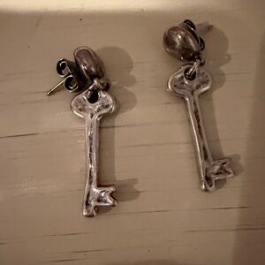 UNO de 50 Silver Dangle Key Earrings
